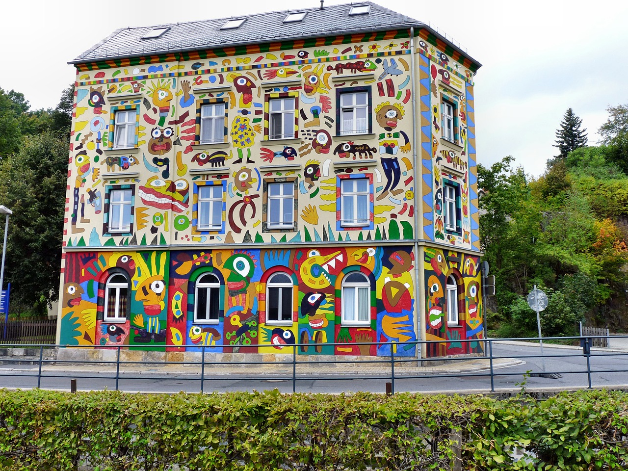 craffiti house fischer-art in sebnitz art free photo