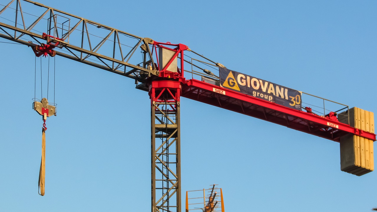 crane lifting construction free photo