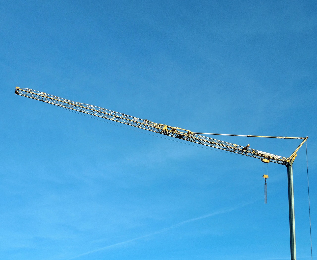 crane hoist stroke center free photo