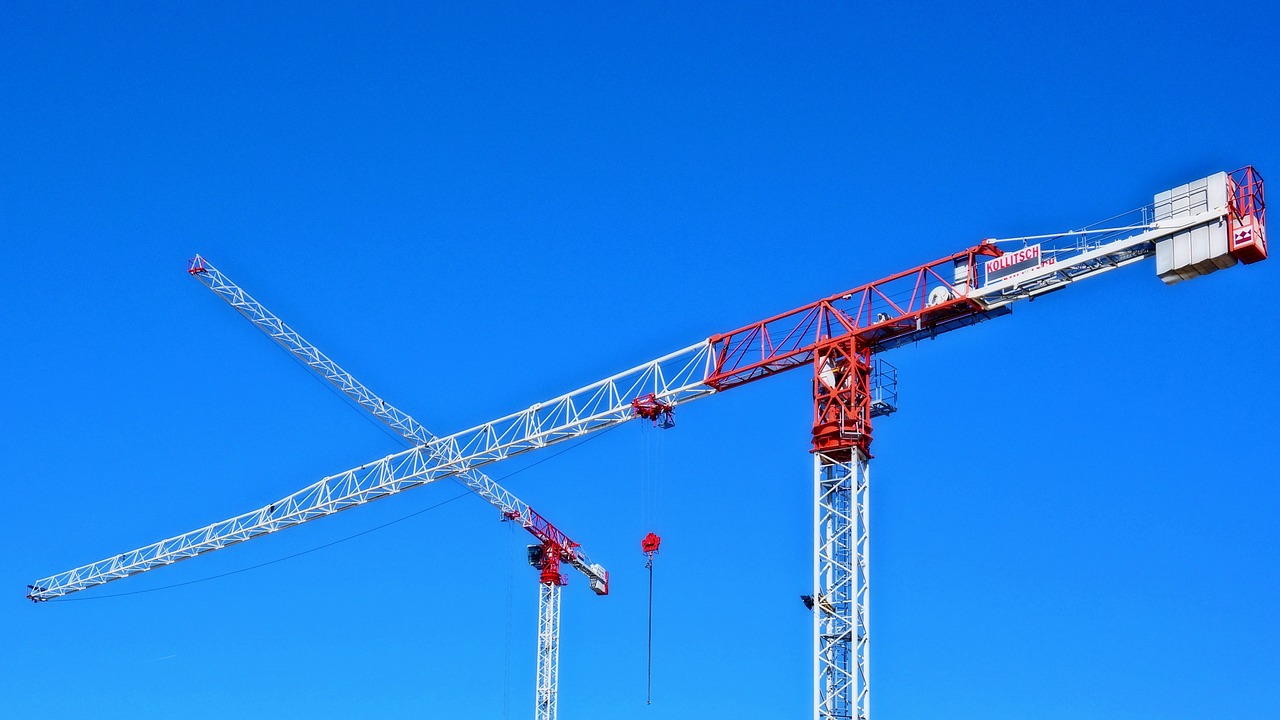 crane  site  sky free photo