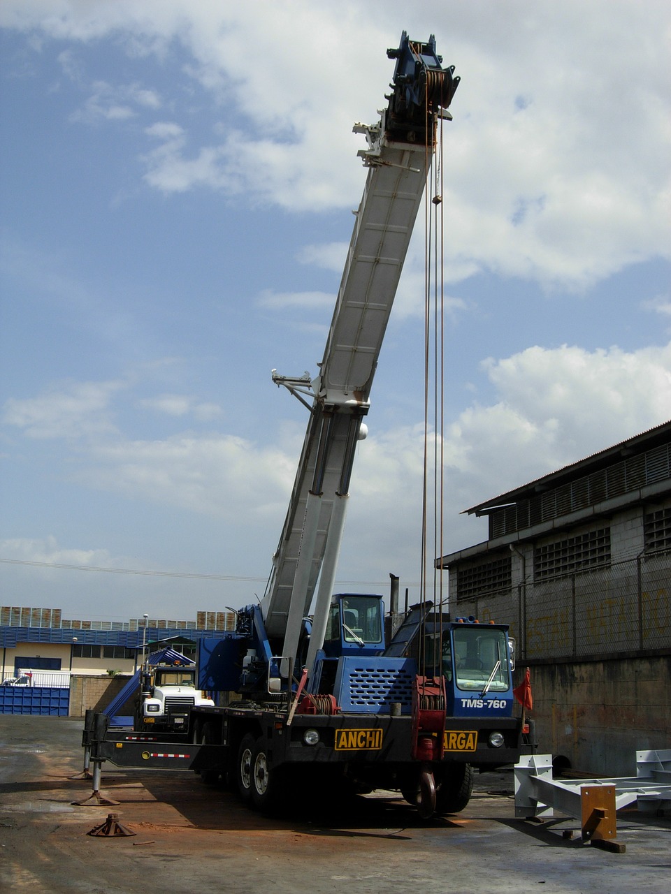 crane construction engineer free photo