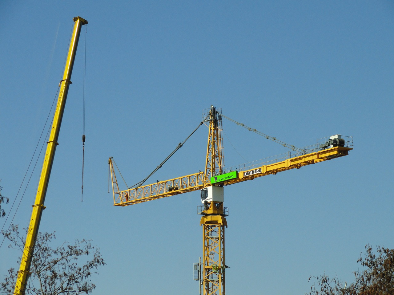 crane assembly liebherr free photo