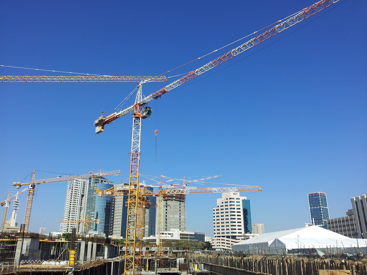 cranes city construction free photo
