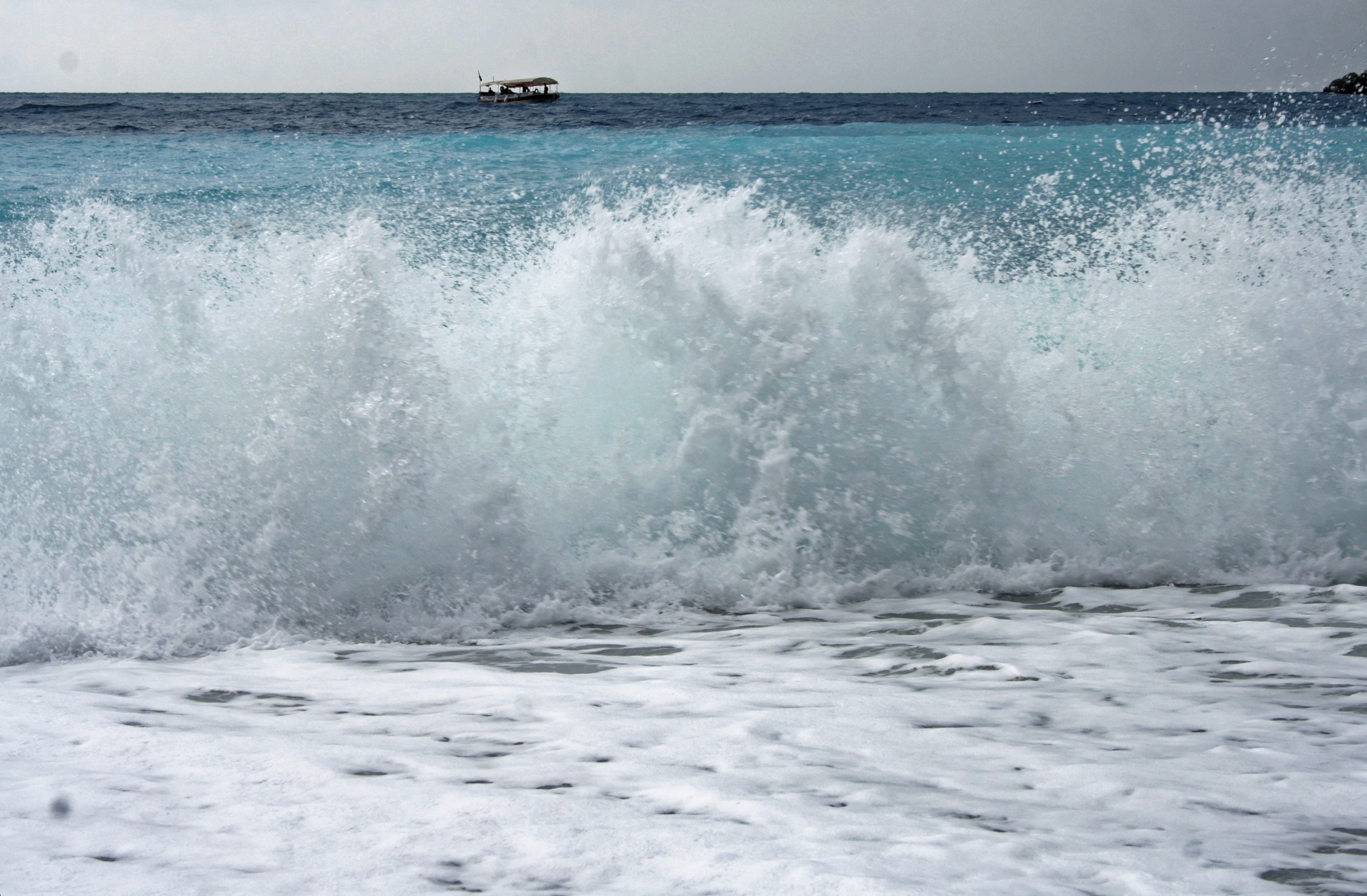 waves crashing ocean free photo