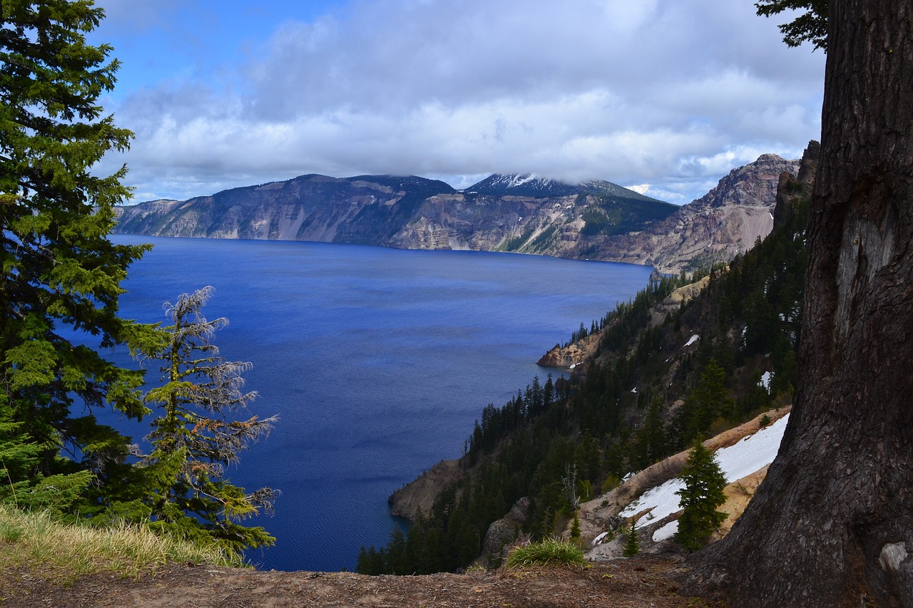 crater lake natural free photo