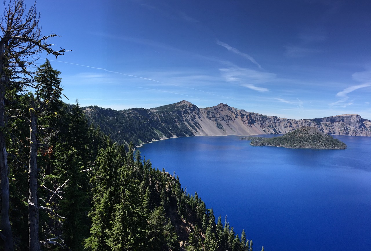 crater lake lake water free photo