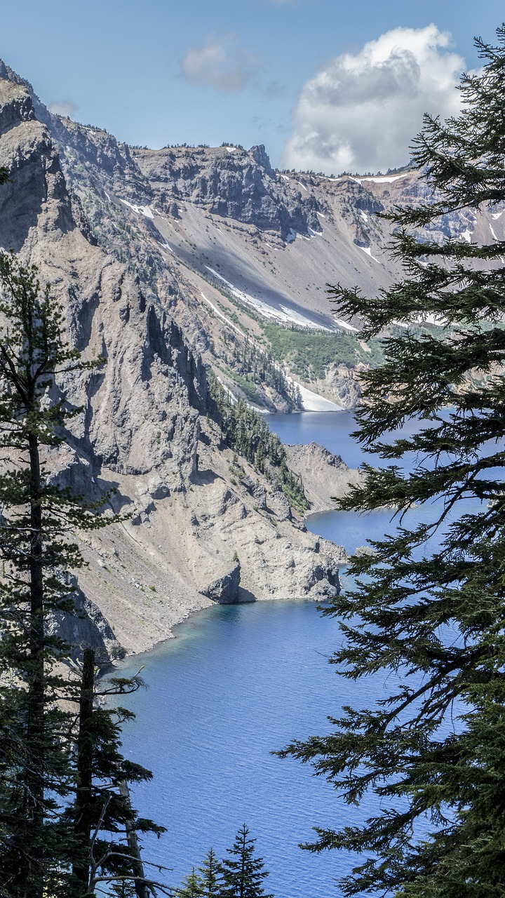crater lake mountains scenic free photo