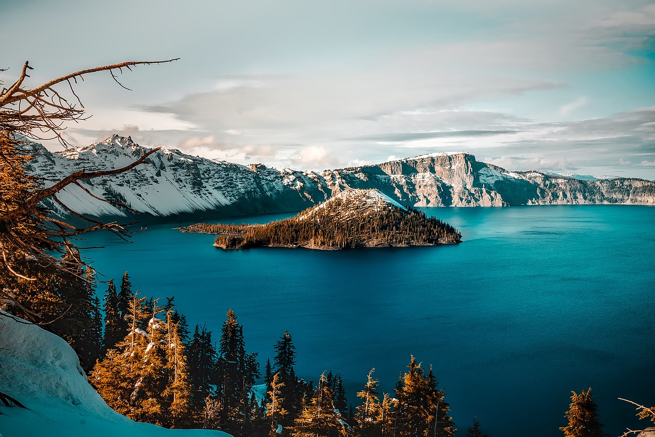 crater lake oregon mountains free photo