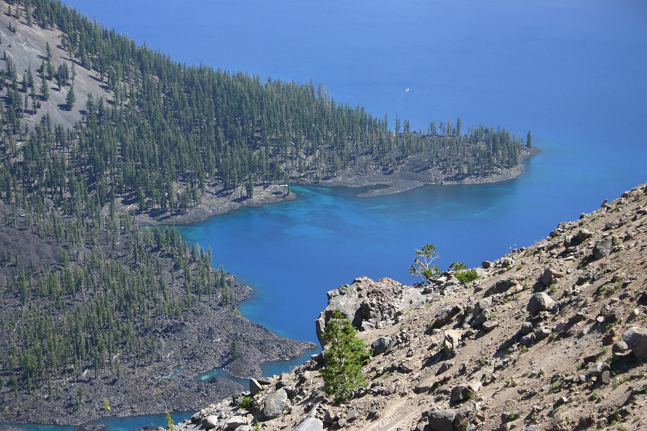 crater lake oregon summer free photo