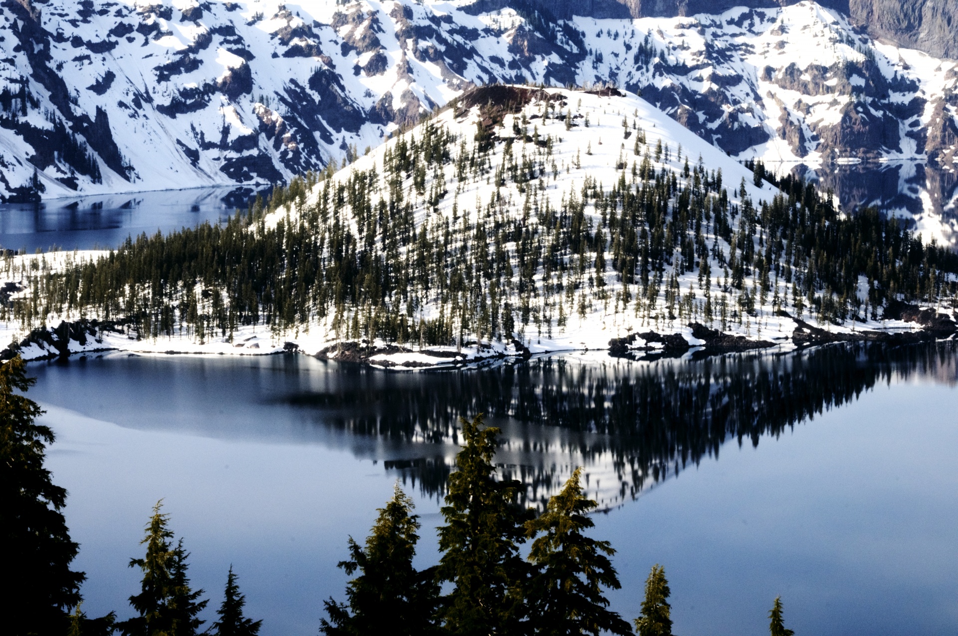 crater lake winter snow free photo