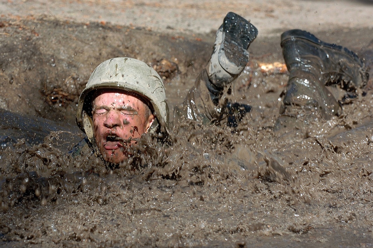 crawl mud obstacle free photo