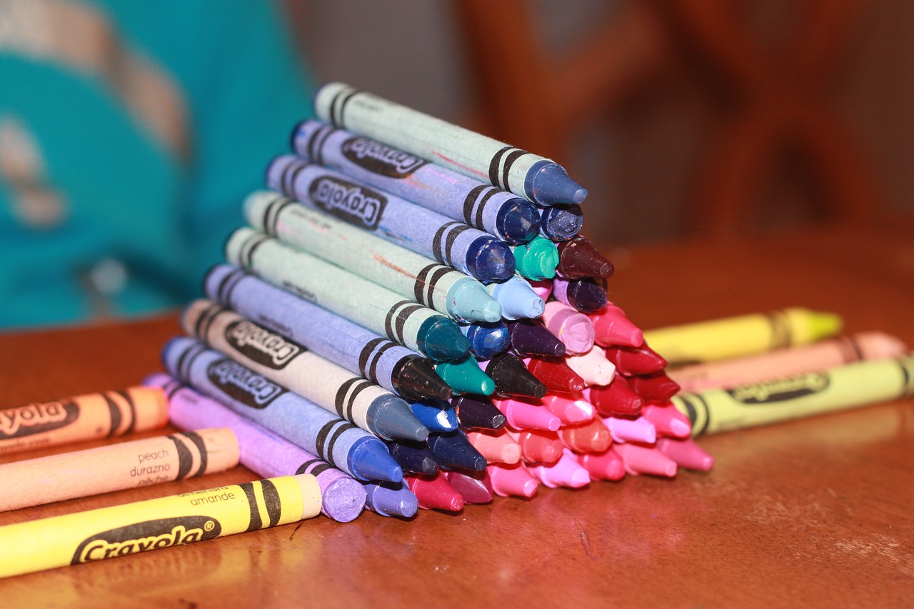 crayons crayola color free photo