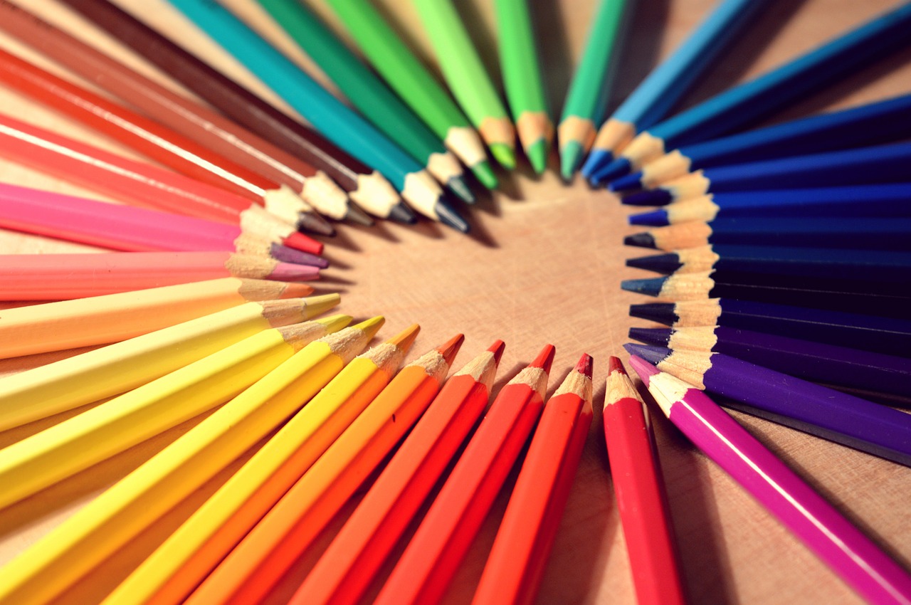 crayons heart love free photo