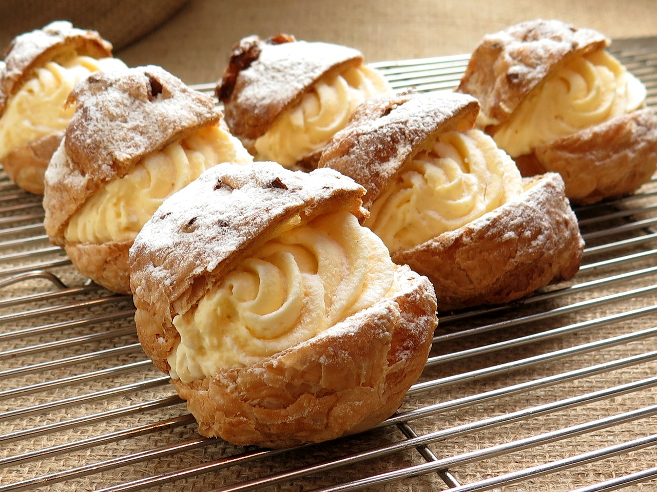 cream puffs delicious france confectionery free photo
