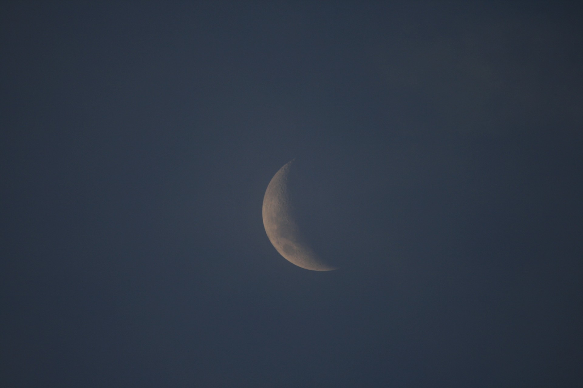 crescent moon moon crescent free photo