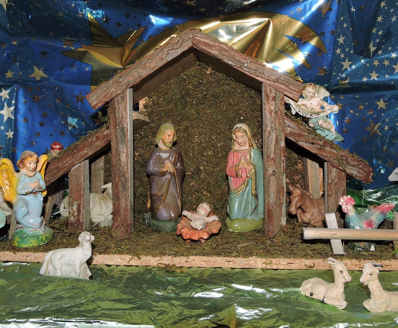 crib jesus child comet free photo