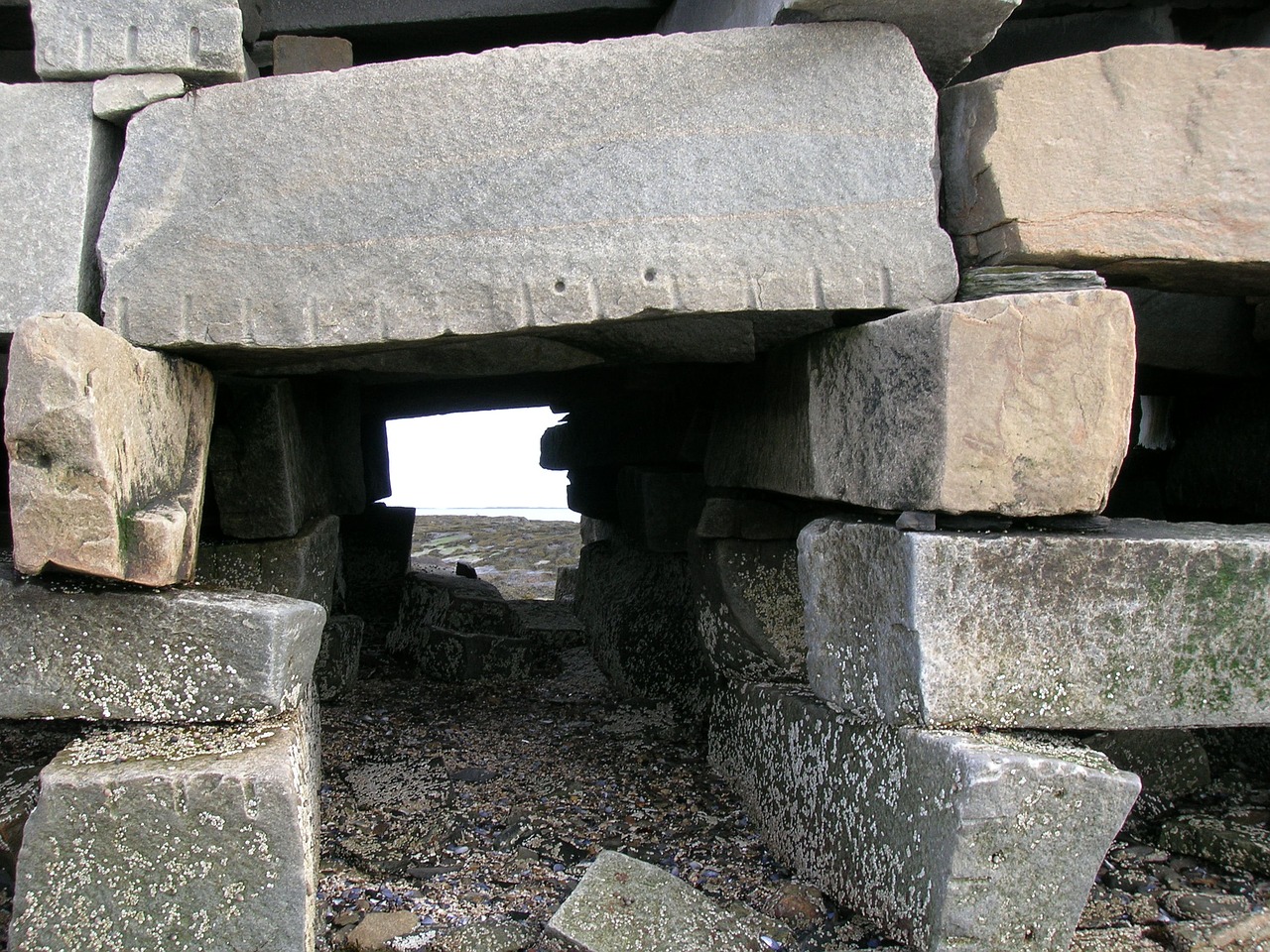 cribstone detail bridge free photo