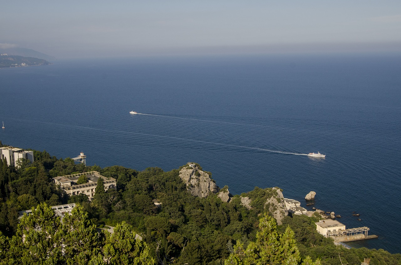 crimea  sea  horizon free photo