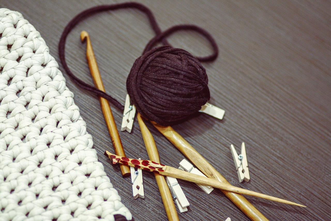 crocheting yarn diy free photo