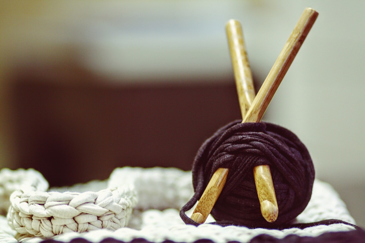 crocheting yarn diy free photo
