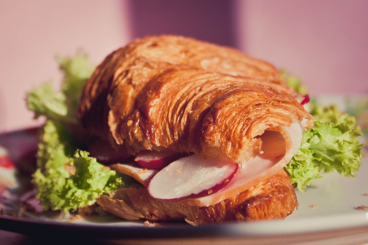 croissant sandwich light free photo