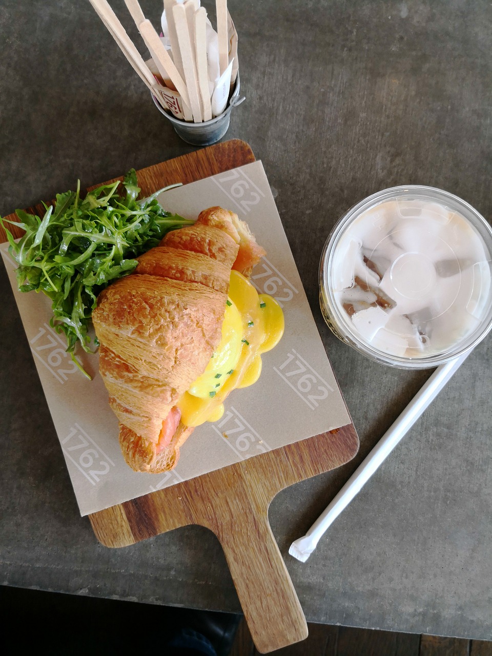 croissant  poached eggs  lunch free photo