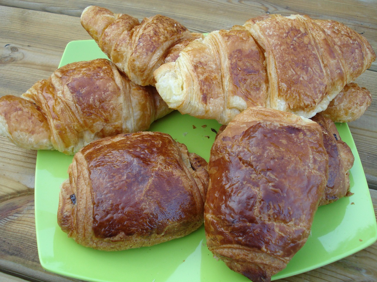 croissant breakfast delicious free photo