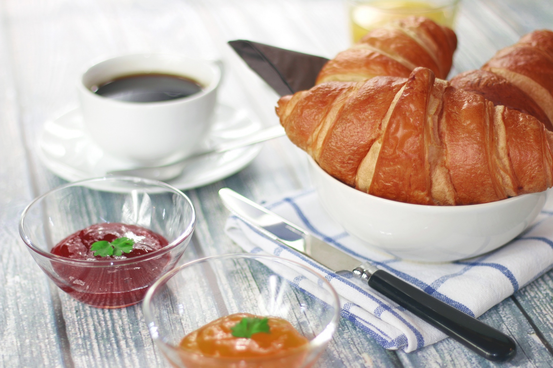 croissant food breakfast free photo