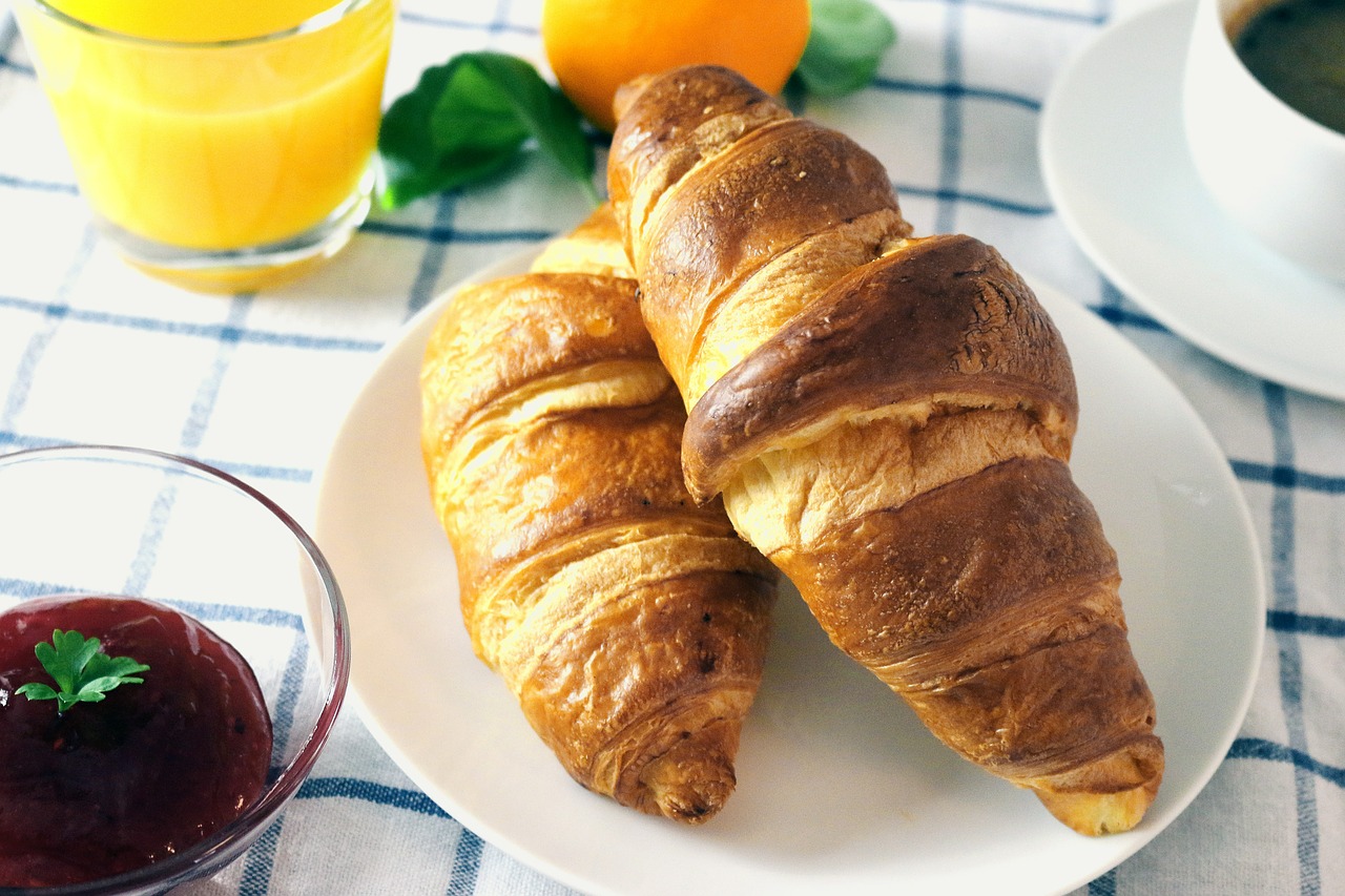 croissants breakfast puff paste free photo