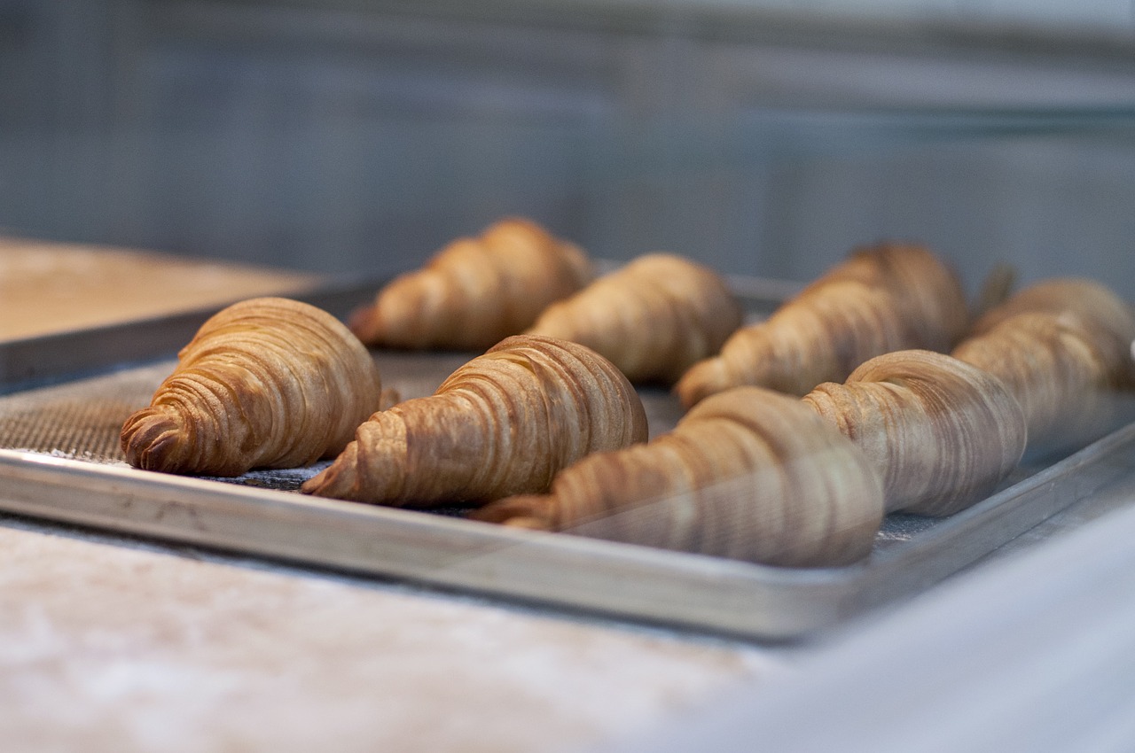 croissants breakfast bakery free photo