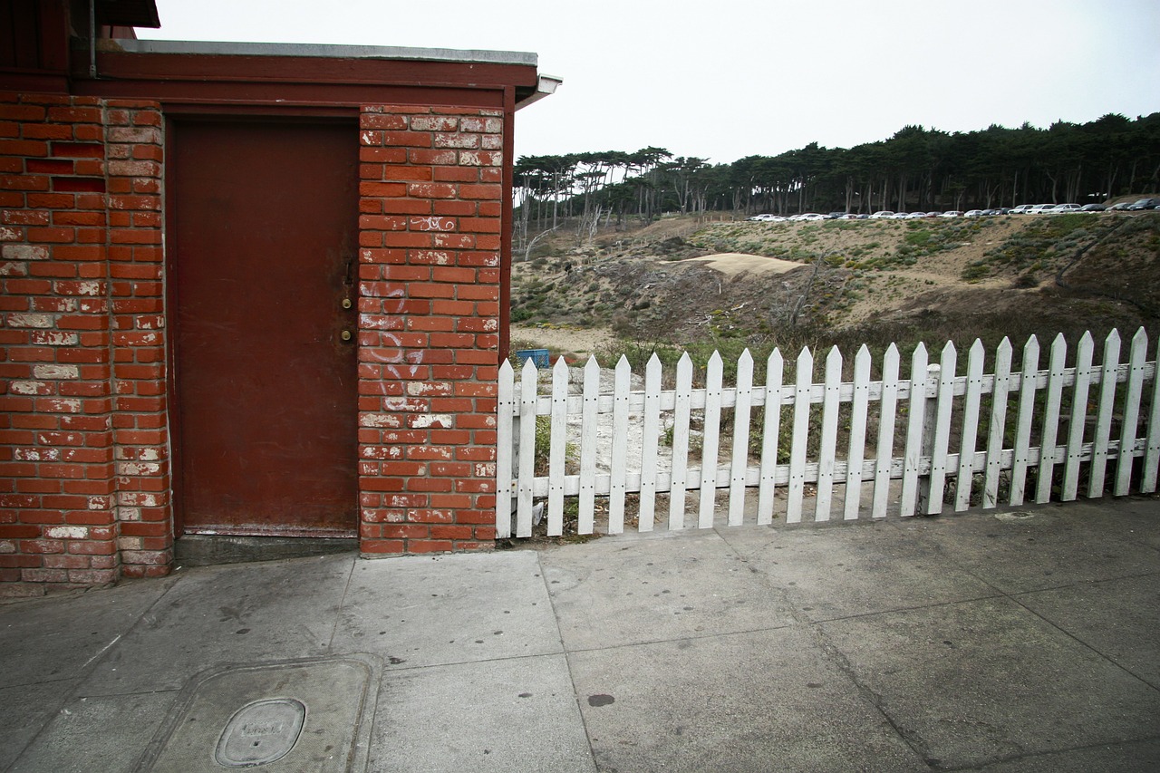 crooked fence door free photo