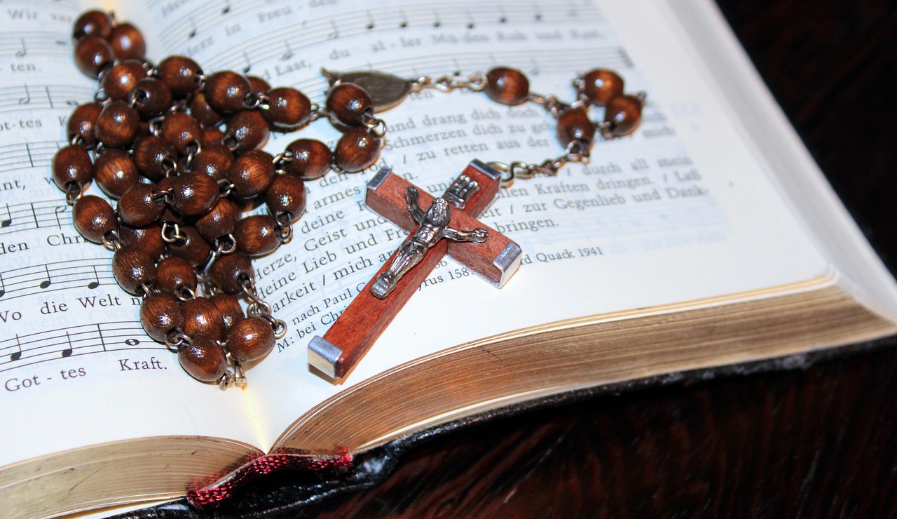 cross rosary prayer book free photo