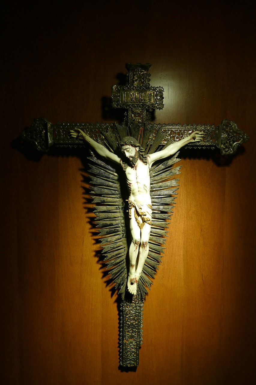 cross crucifix jesus free photo