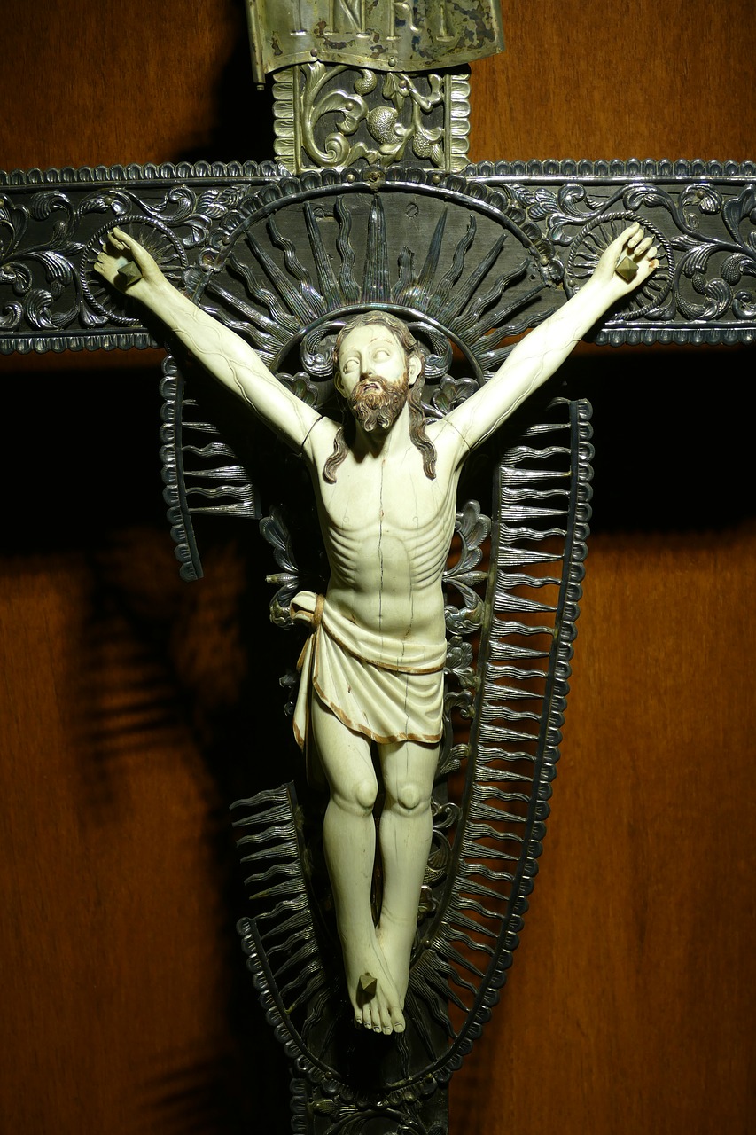 cross crucifix jesus free photo