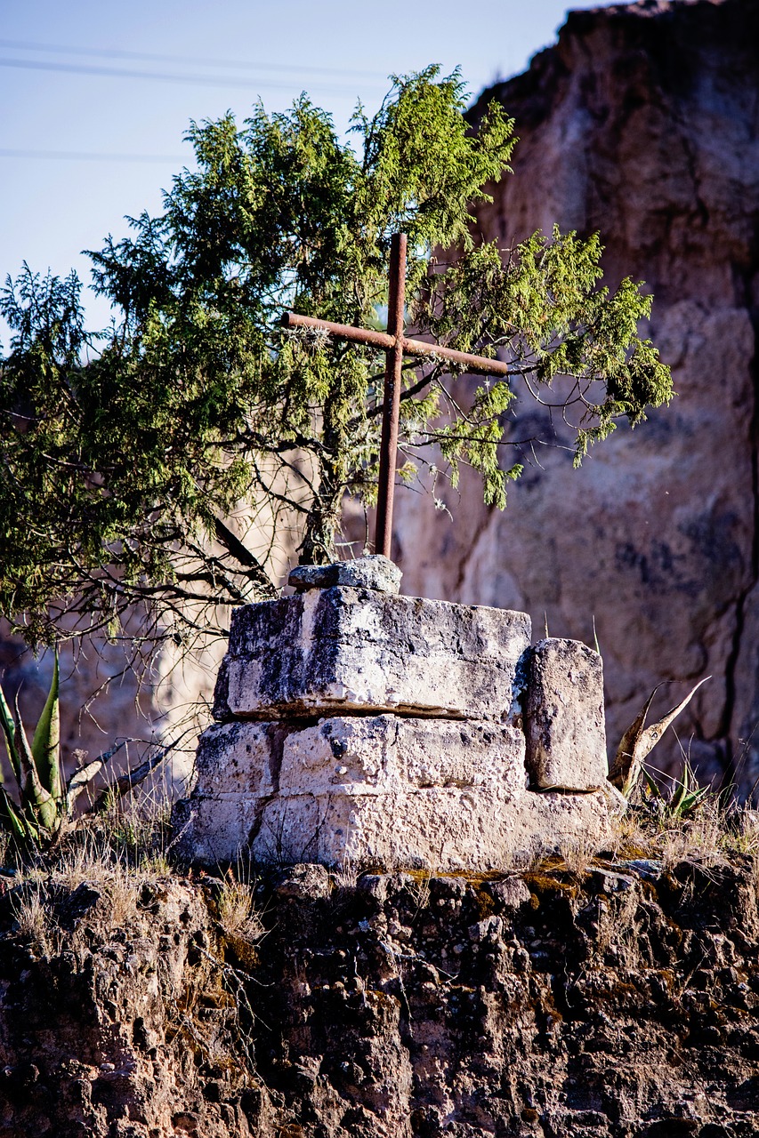 cross burial grave free photo