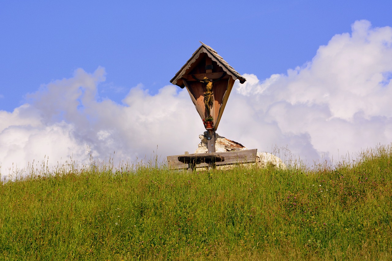 cross prato grass free photo