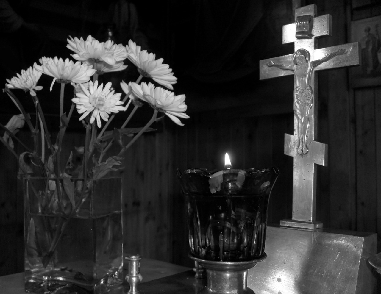 cross lamukka flame free photo