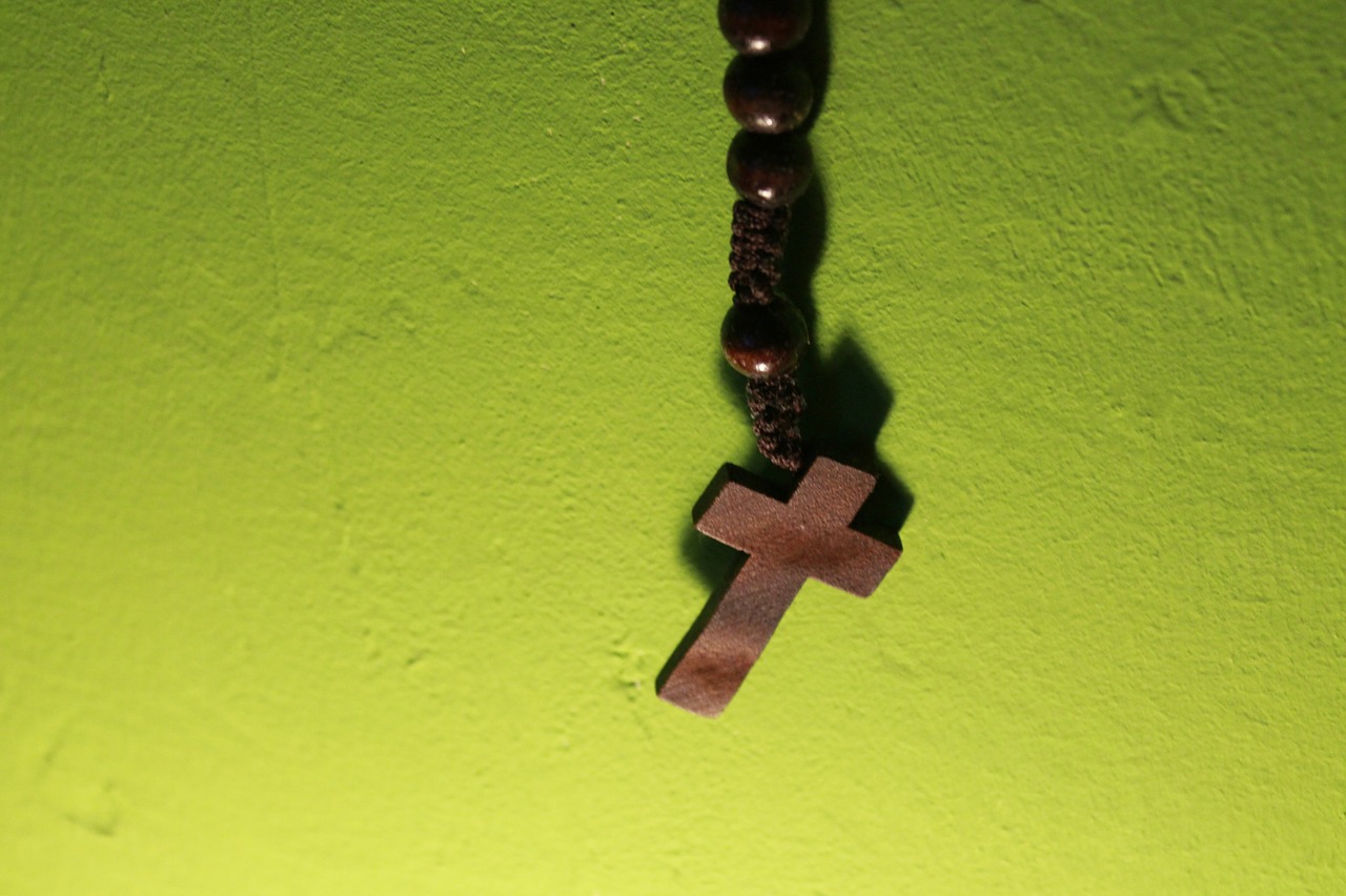 cross wooden cross prayer chain free photo