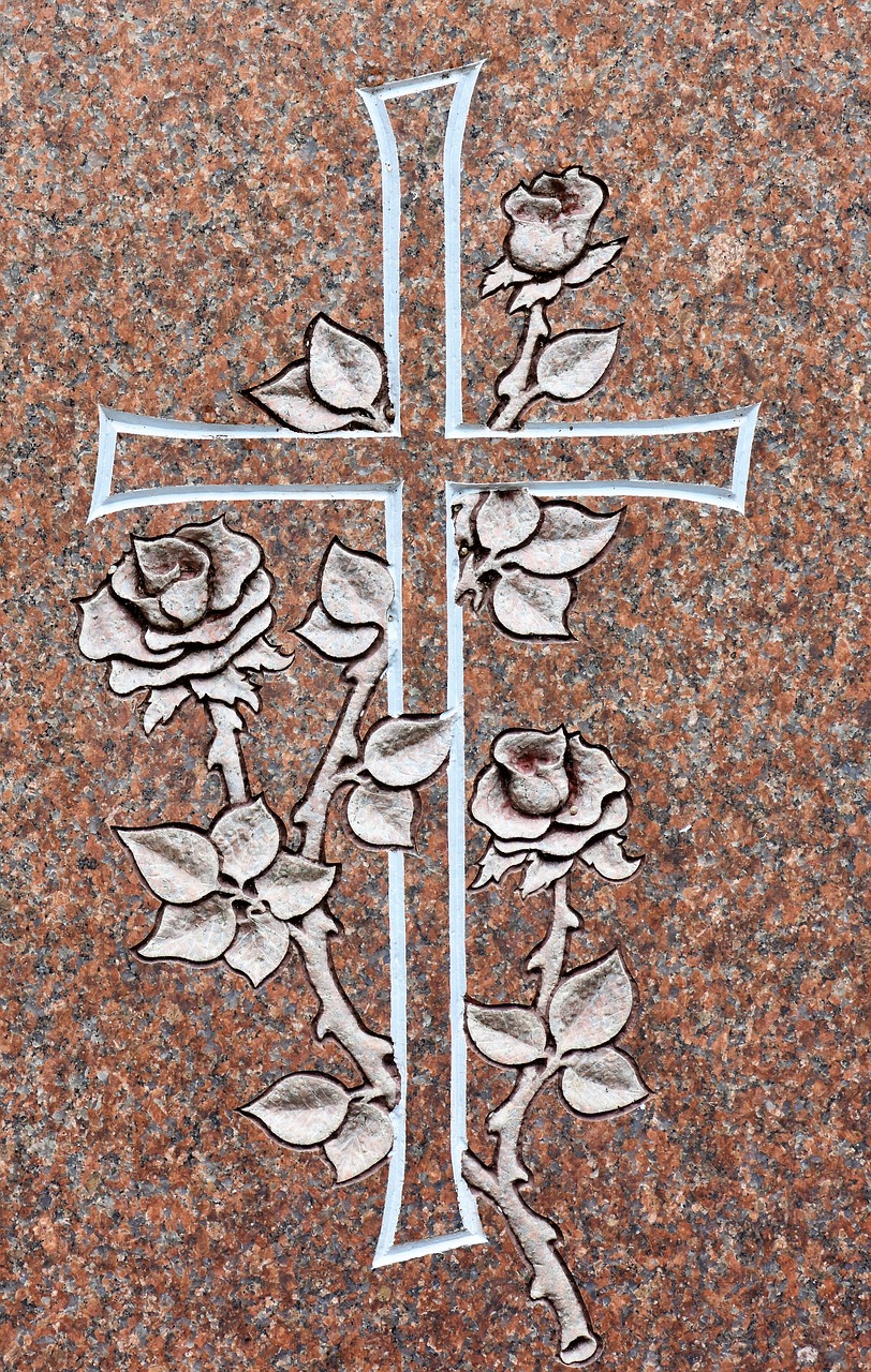 cross tombstone gravour free photo