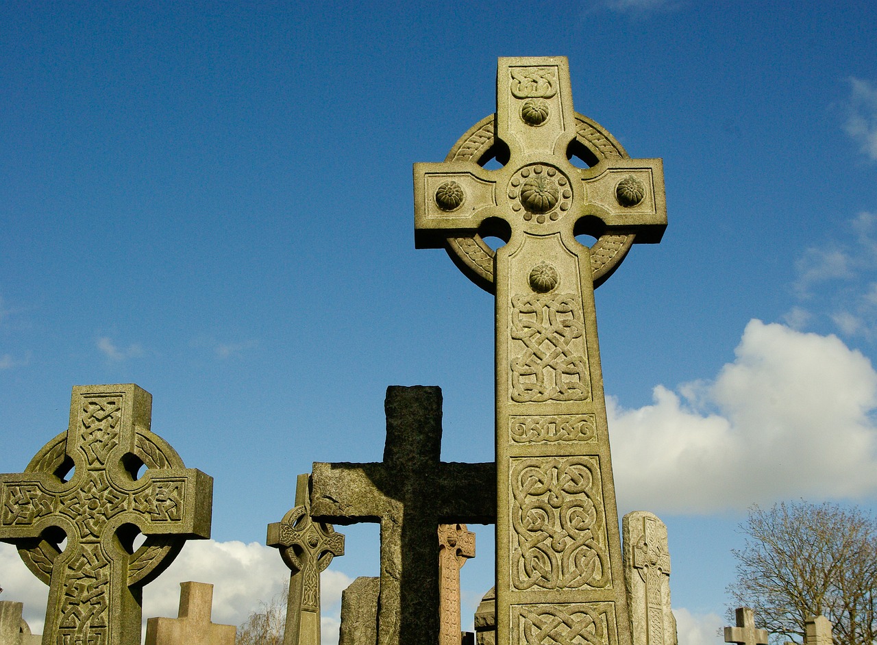 cross scotland cemetery free photo