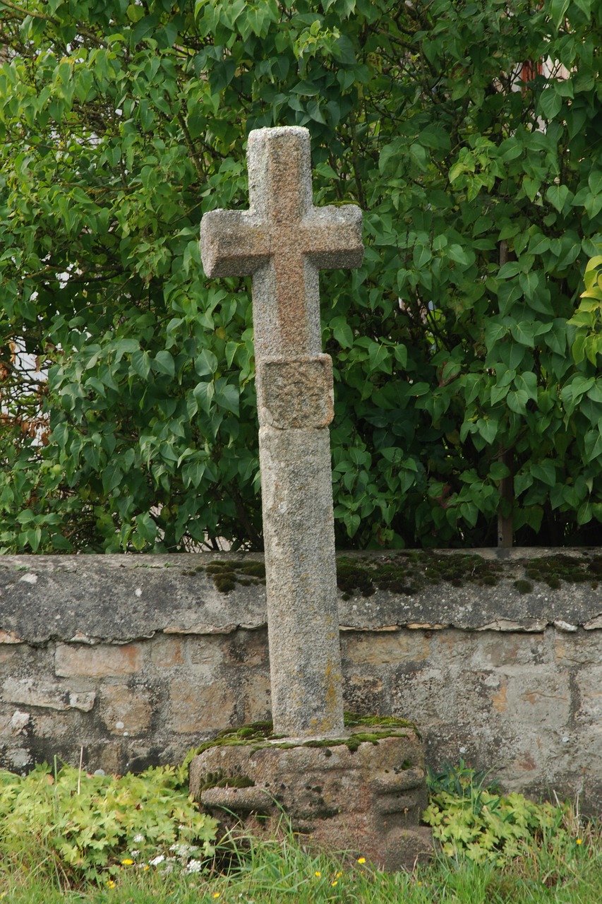 cross brittany religious free photo