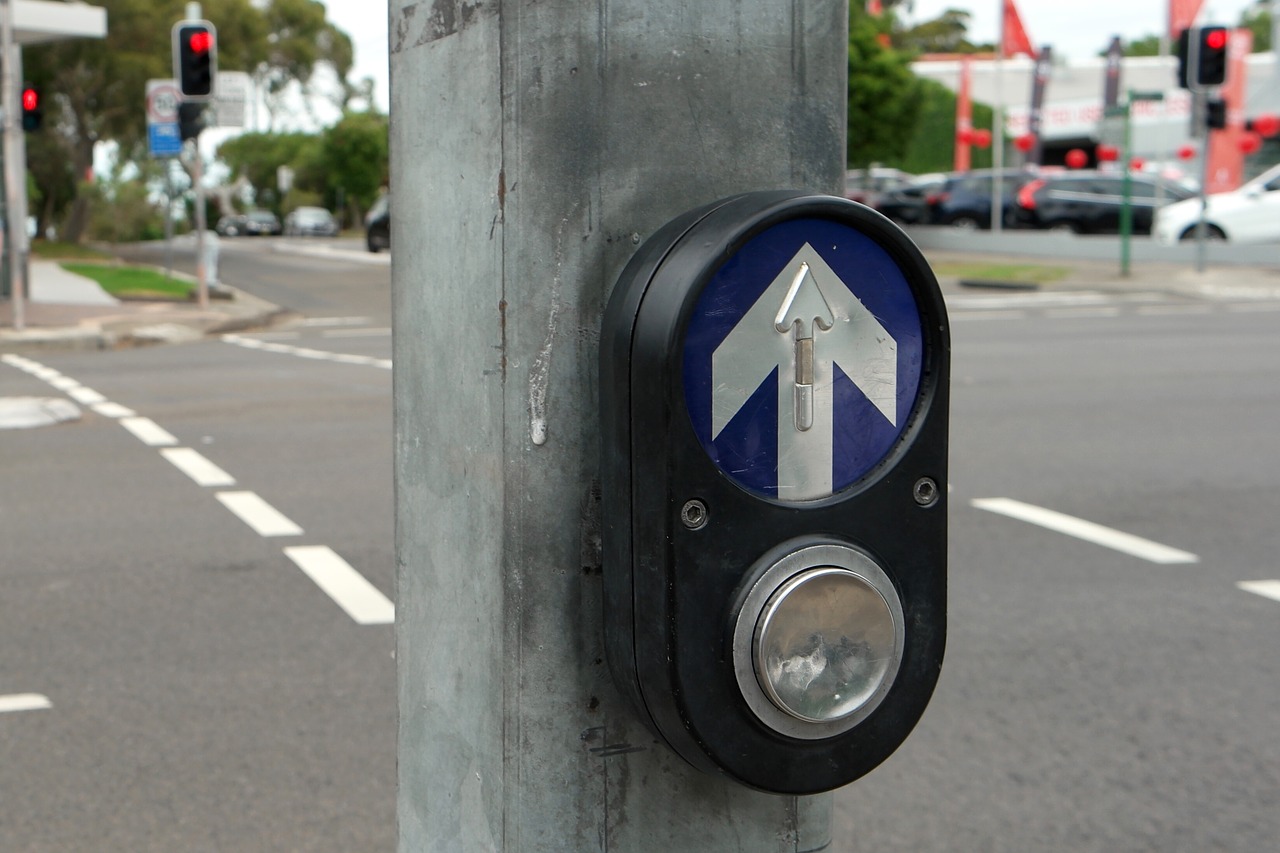 crossing pedestrian traffic free photo