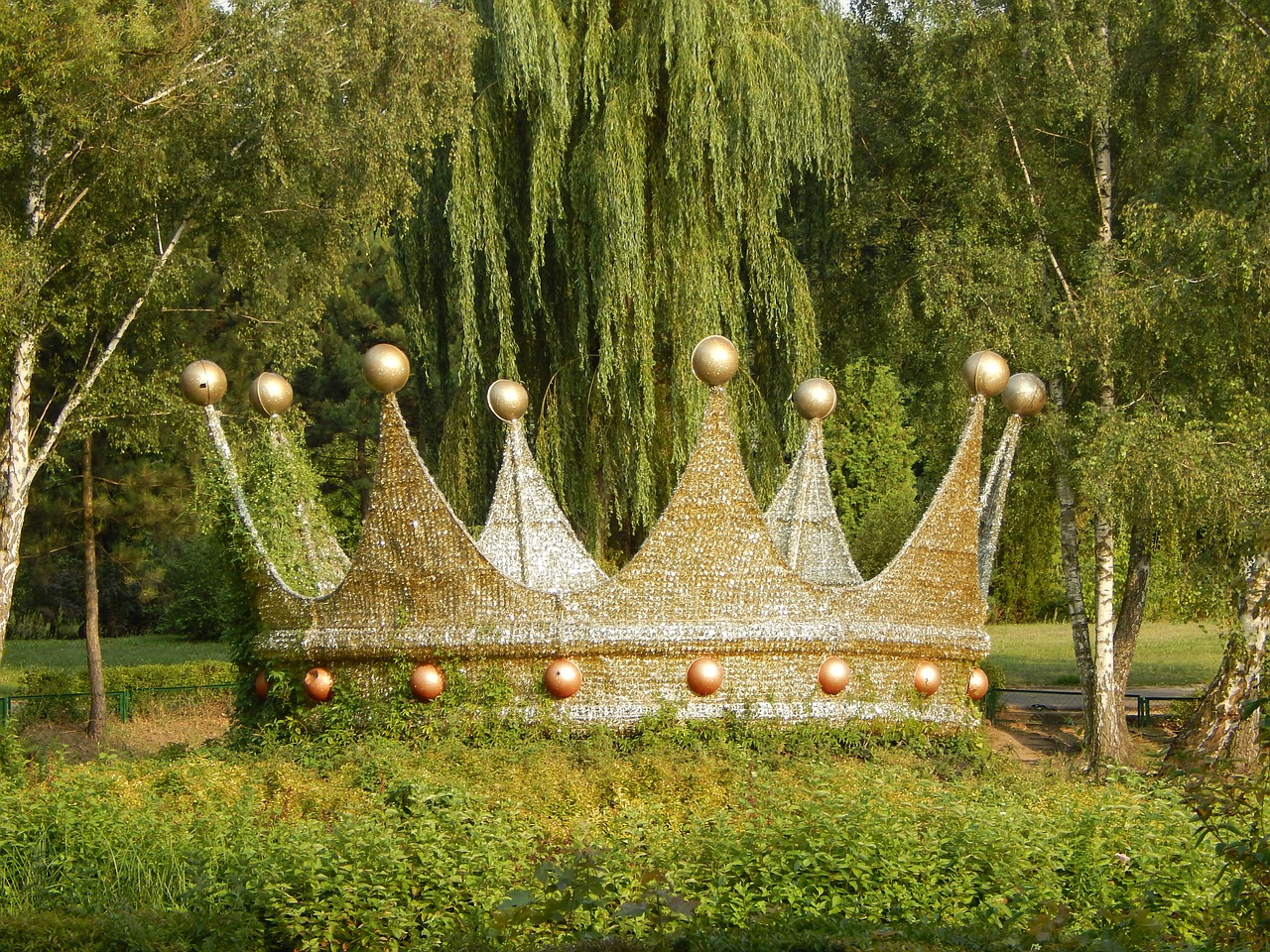 crown ornament park free photo