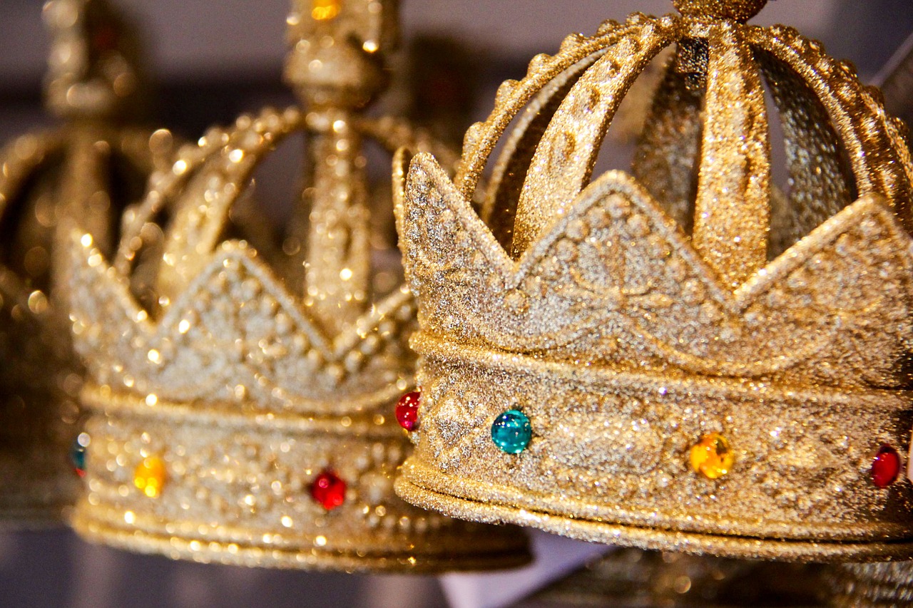 crown sparkle golden free photo