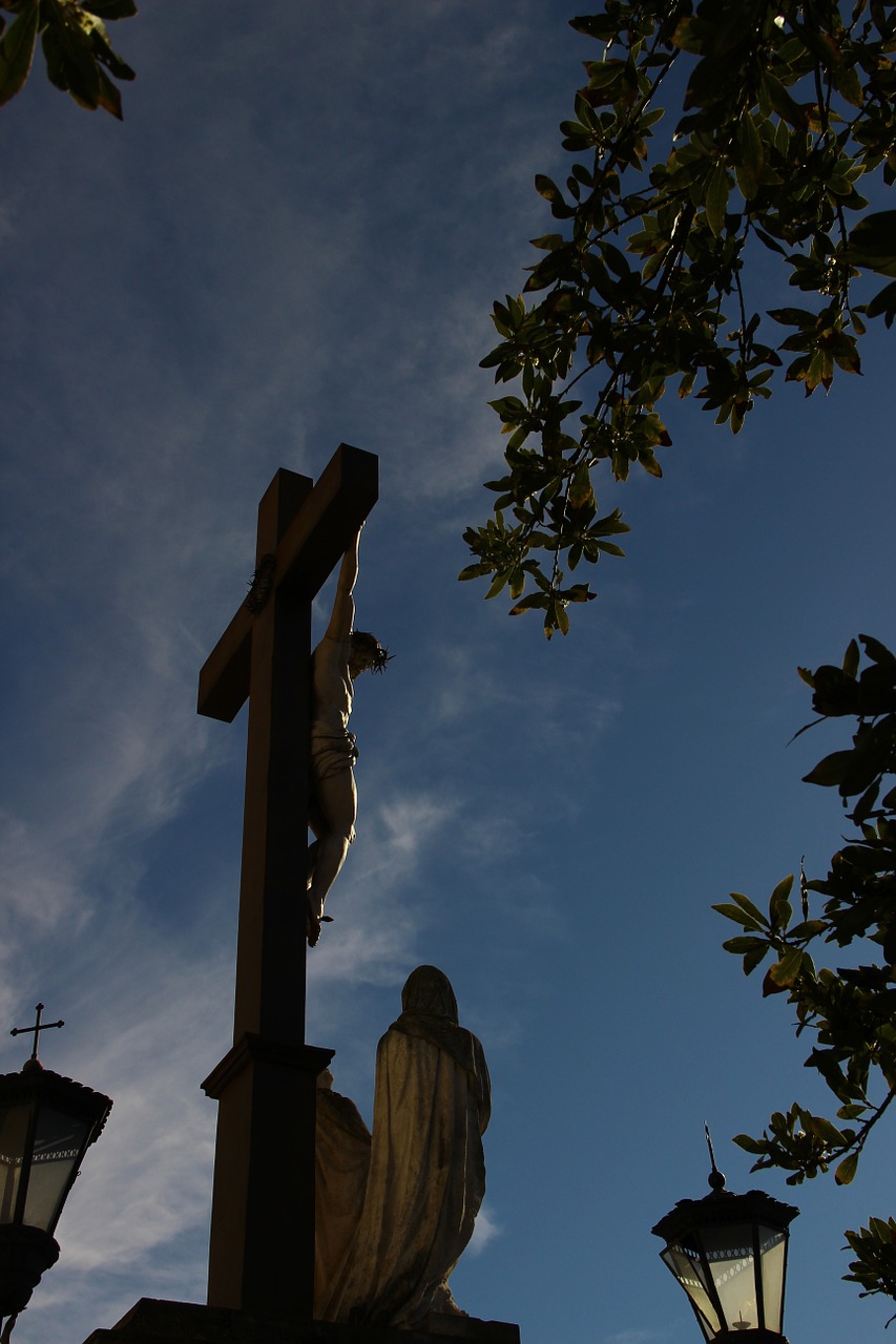 crucifix avignon city ​​of the popes free photo