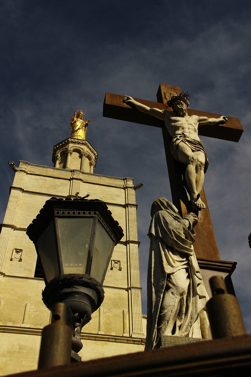 crucifix avignon city ​​of the popes free photo