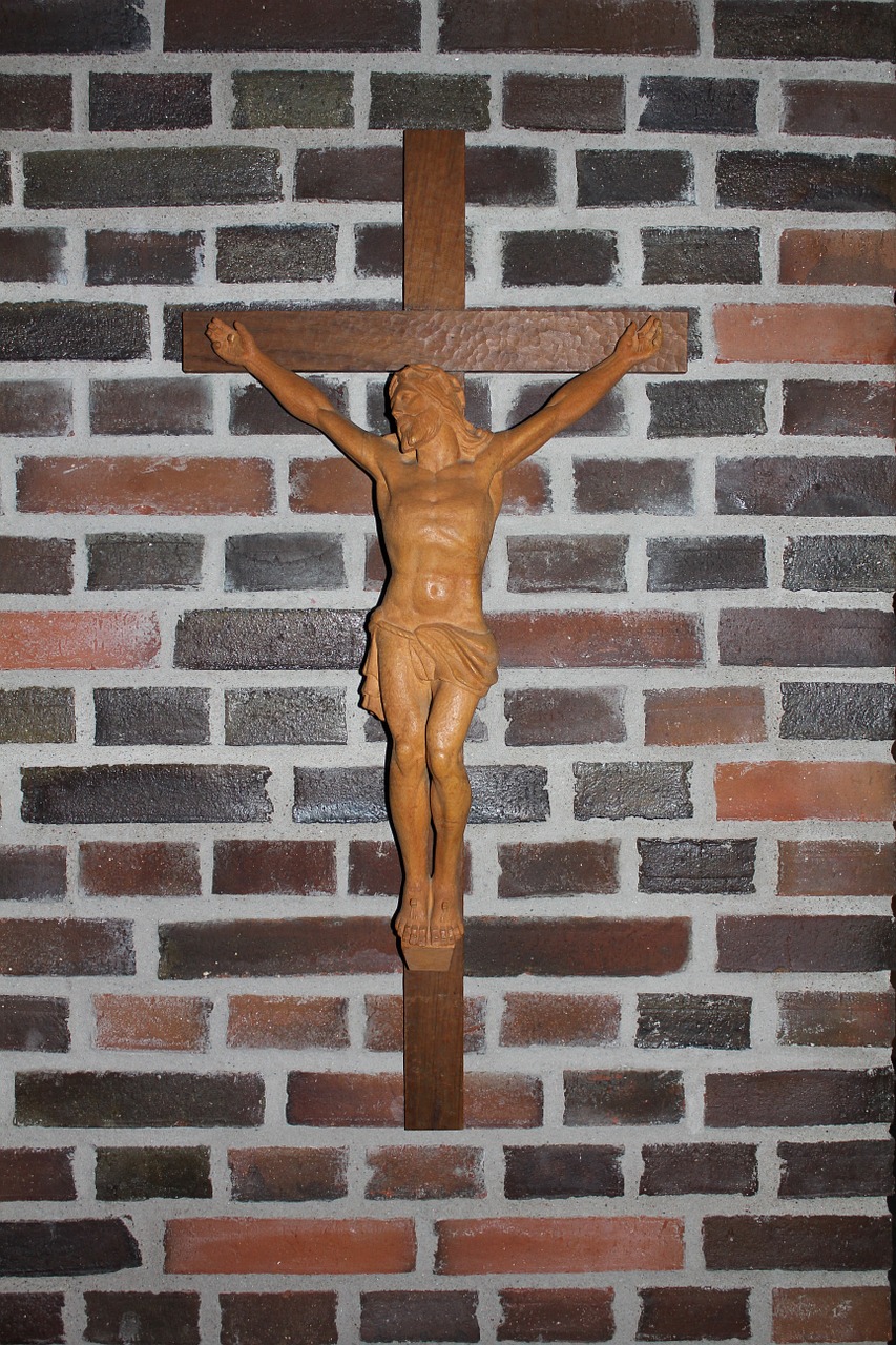 crucifixes churches kyrka free photo