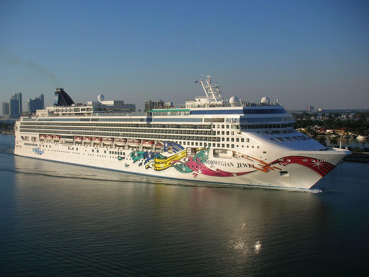 cruise boat tourism