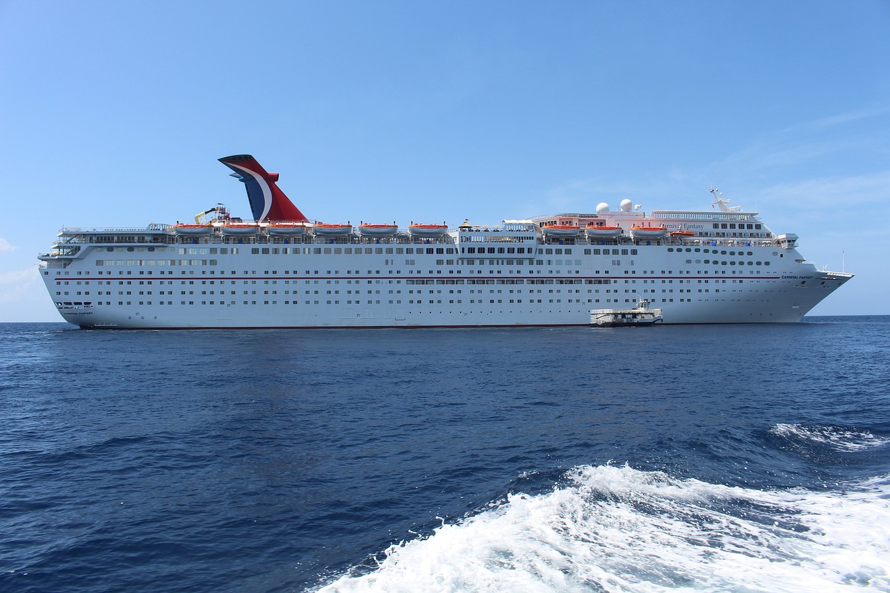 cruise ship travel free photo