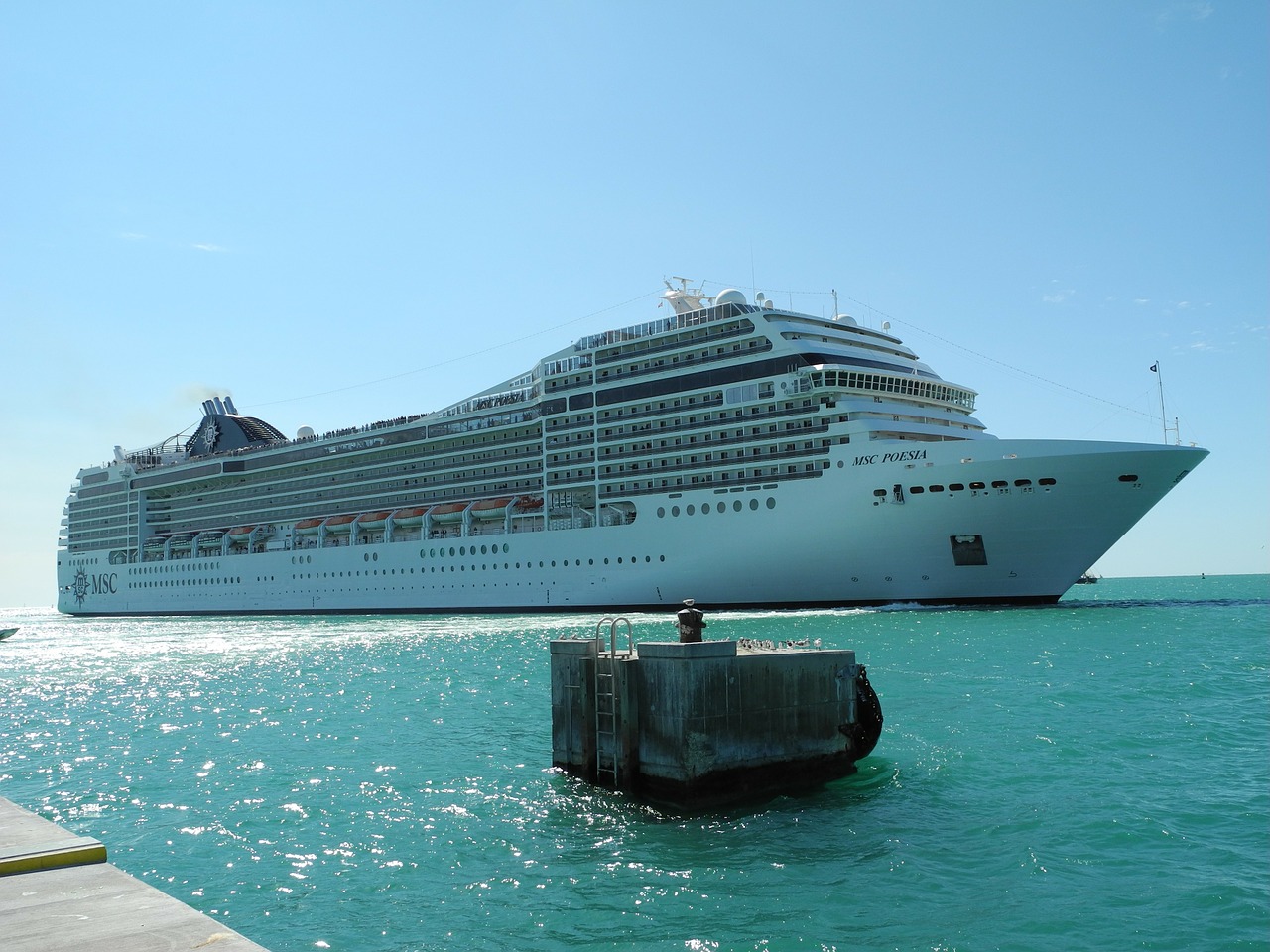 cruise ship shipping free photo